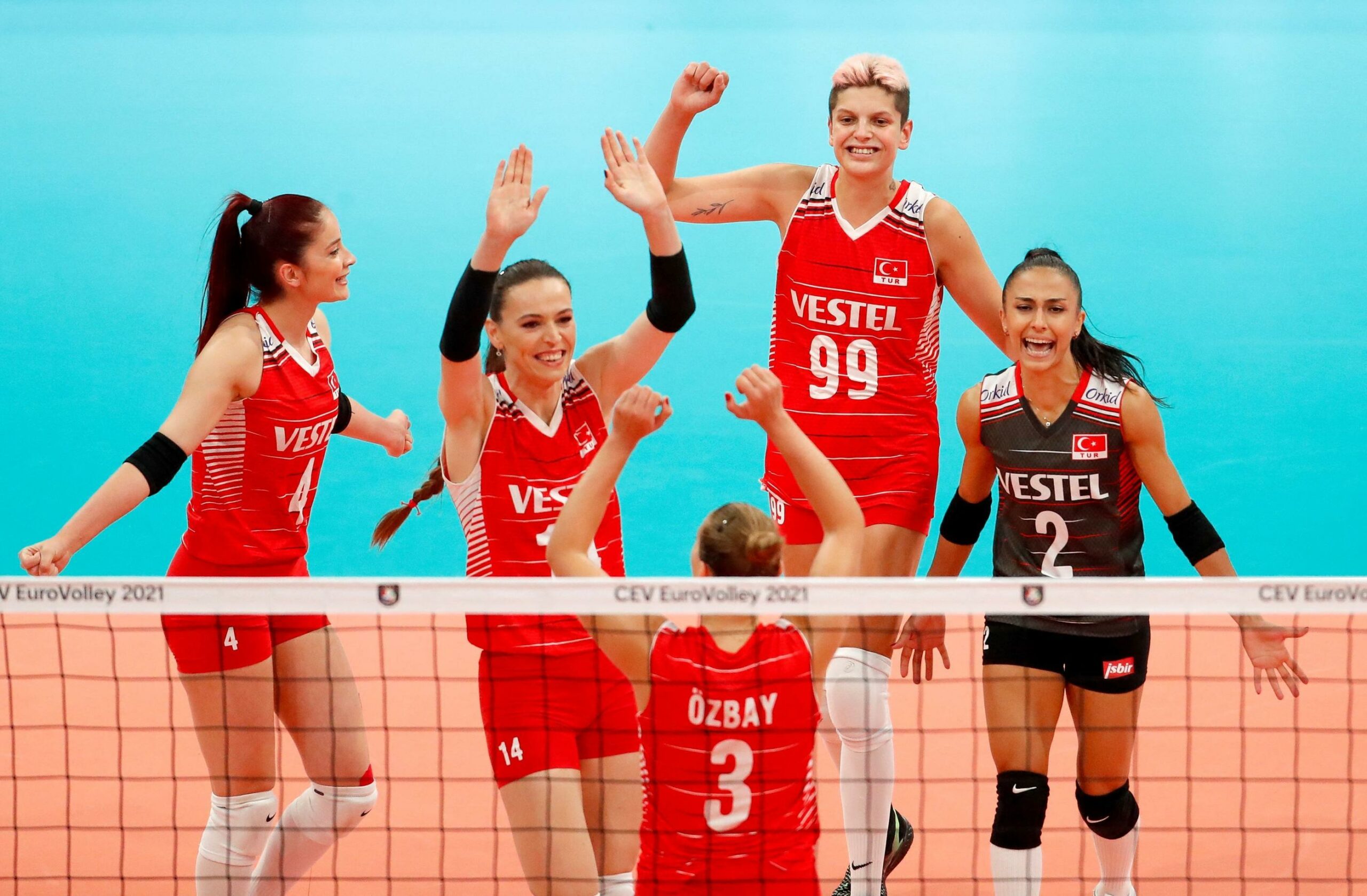 L'équipe féminine turque de volleyball a remporté le Championnat
